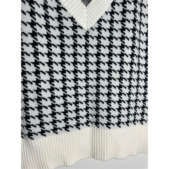 PRINCESS POLLY ASHTON SWEATER VEST WHITE BLACK SZ XS/S OVERSIZED - Picture 5 of 12